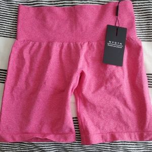 NWT NVGTN Fuschia Pro Shorts
